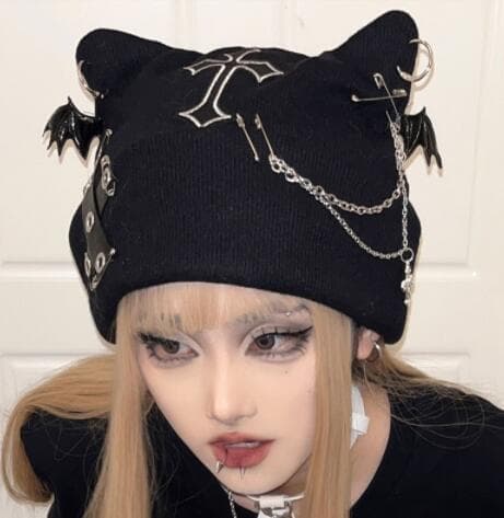 ギャルファッション 猫耳ニット帽 小顔効果 十字架柄 チェーン付き防寒帽