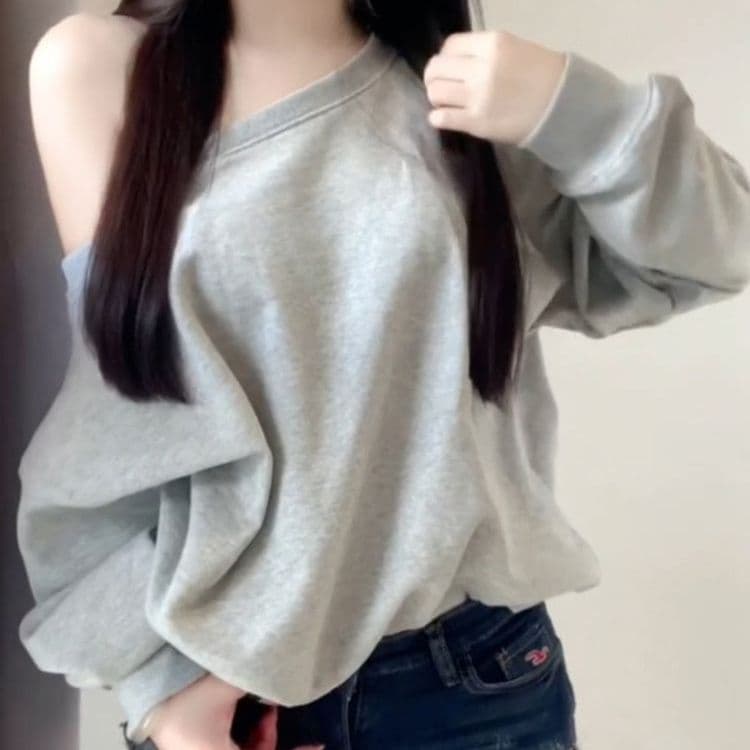 ギャルファッション 肩見せオフショルダーゆったりスウェット