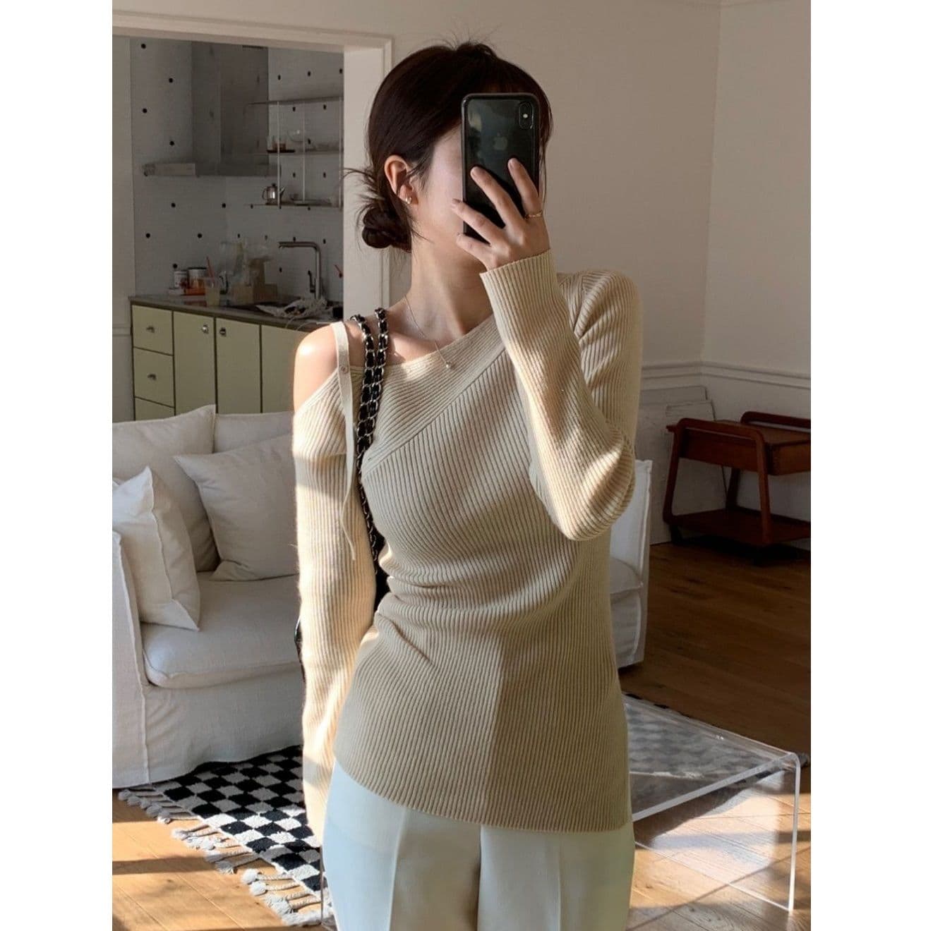 ギャルファッション 不規則デザイン ニットオフショルダーセーター