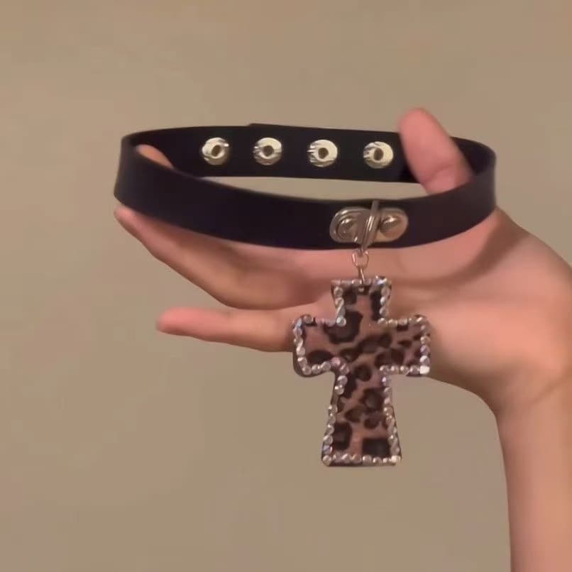 ギャルファッション アクセサリー 十字架チャーム首輪