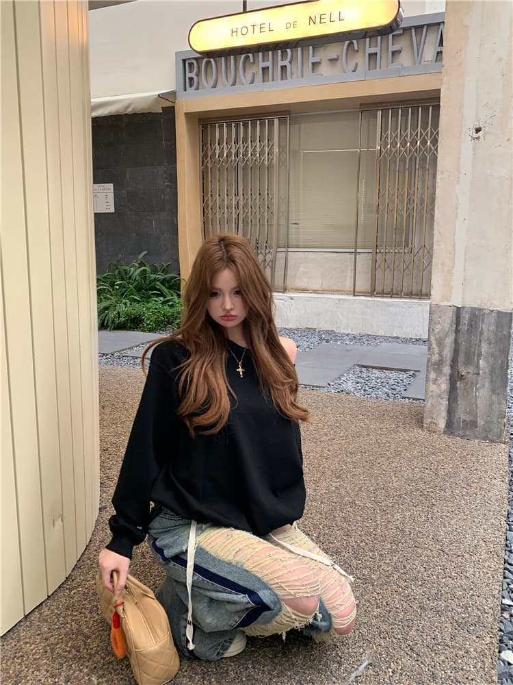 ギャルファッション スウェット 肩魅せゆったりスウェット