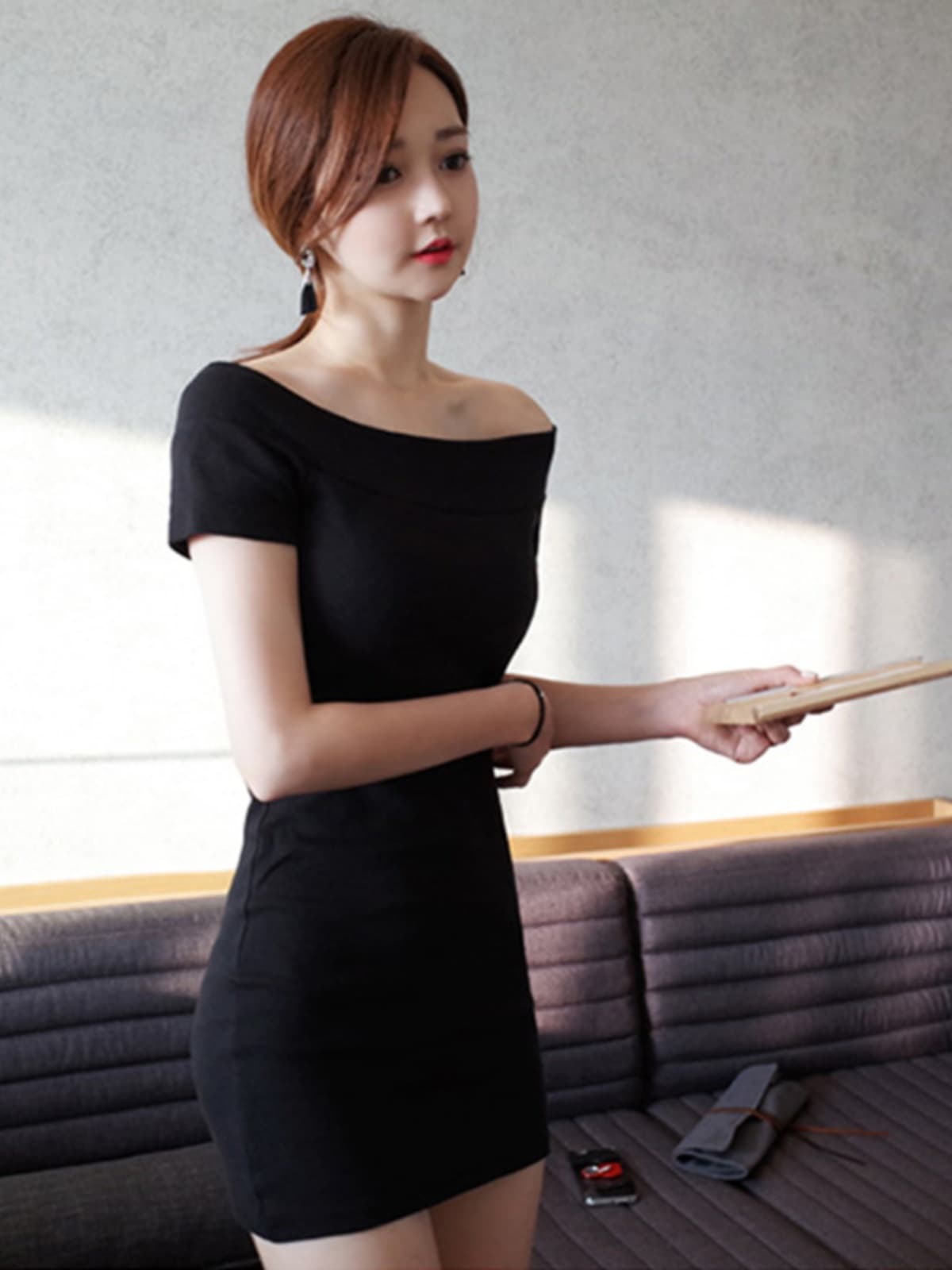 ギャルファッション ワンピース 肩魅せオフショルミニワンピース