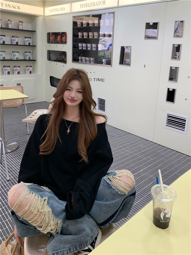 ギャルファッション スウェット 肩魅せゆったりスウェット