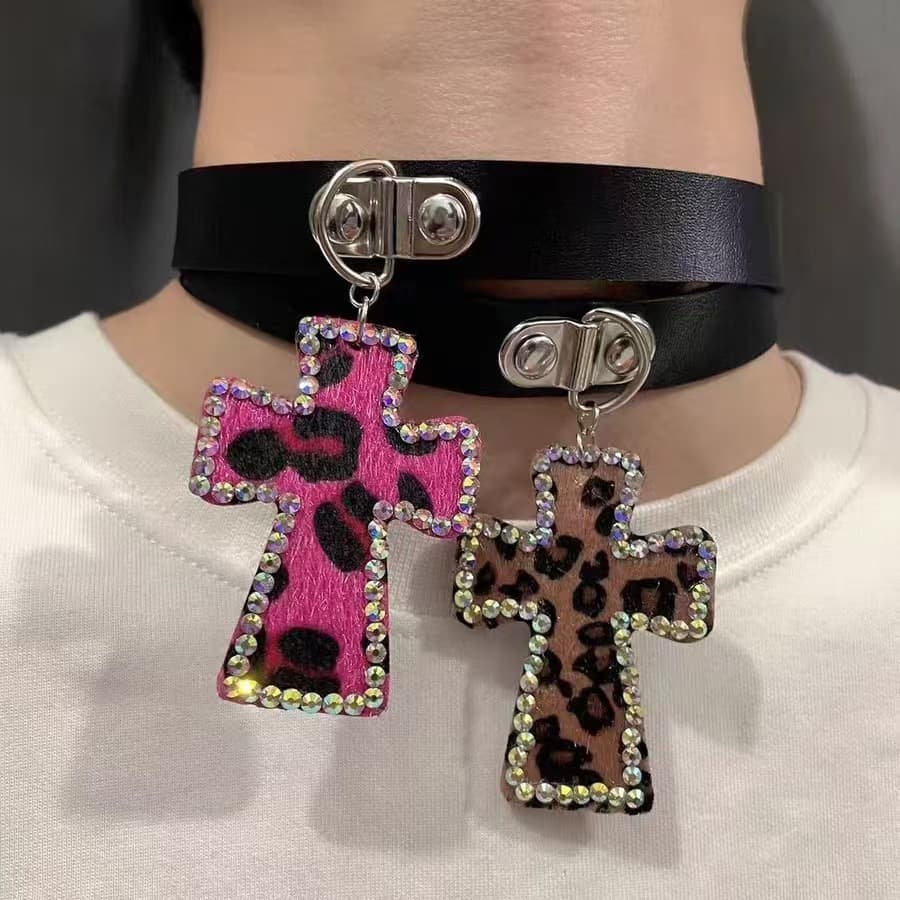 ギャルファッション アクセサリー 十字架チャーム首輪
