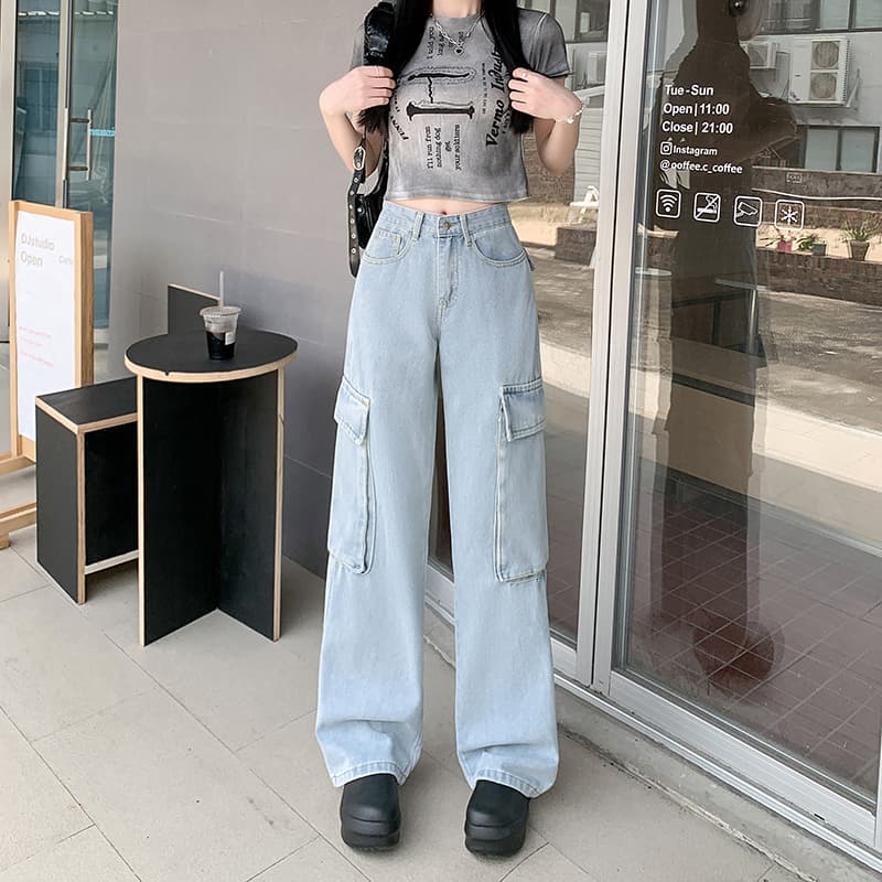 ギャルファッション ジーンズ ゆったりカーゴポケット付き美脚ジーンズ
