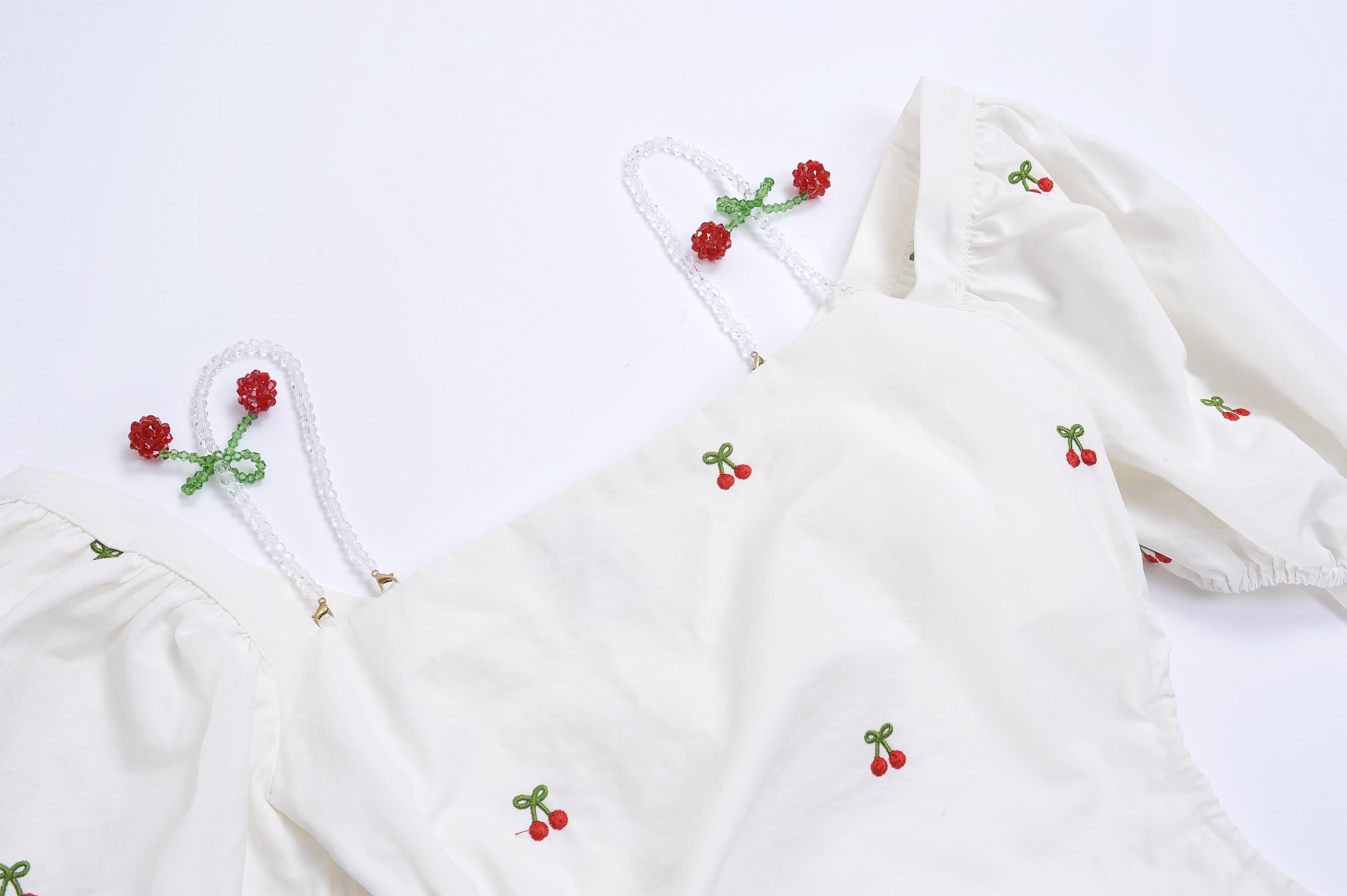 ギャルファッション ワンピース さくらんぼ刺繍オフショルワンピース