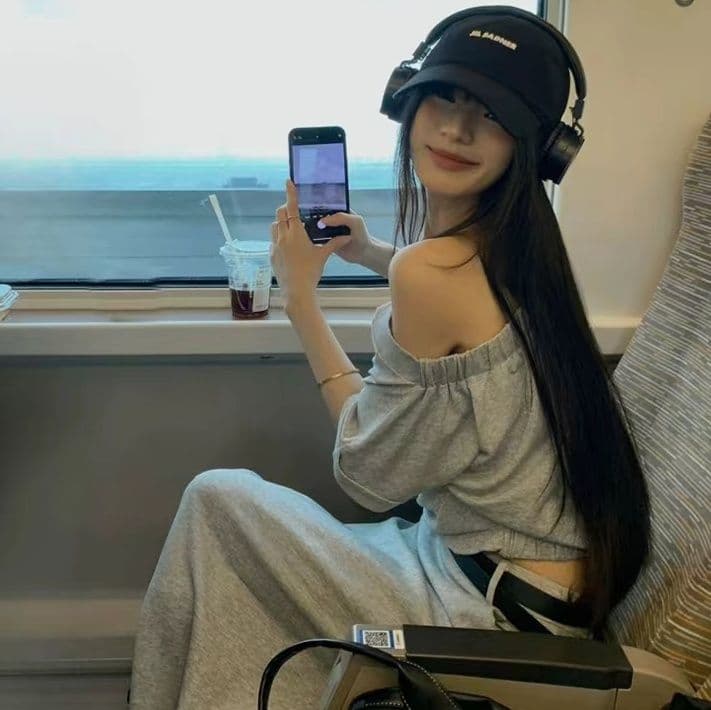 ギャルファッション 斜め掛けゆるトップス&ロングスカート