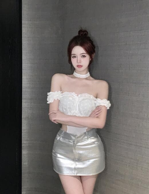 ギャルファッション 夏の韓国風セクシー肩出しギャルトップス