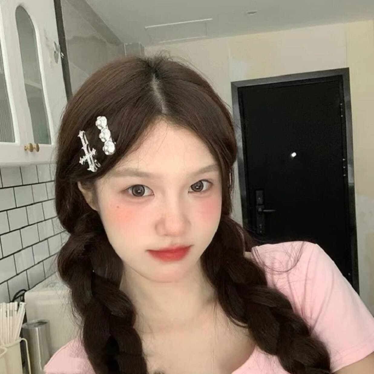 ギャルファッション アクセサリー きらめく十字ヘアクリップ