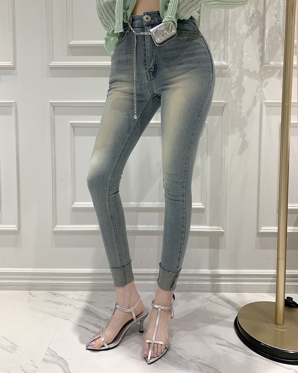 ギャルファッション ジーンズ 美脚魅せ 高腰シルエットジーンズ