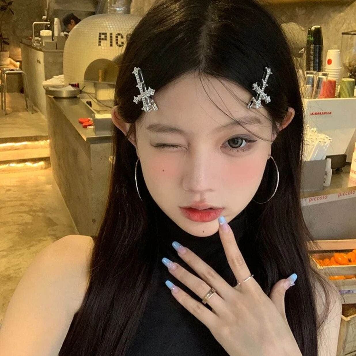 ギャルファッション アクセサリー きらめく十字ヘアクリップ